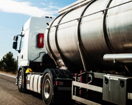 Vận chuyển hàng chất lỏng
